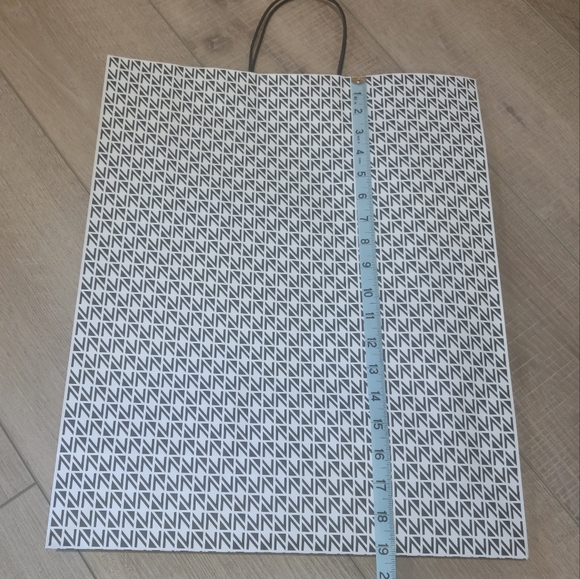 NWT Nordstrom Gift Wrap Set Box and Bag - Picture 7 of 12